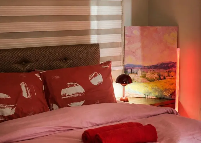 Apartment Parisee 1br Paris Inpired Romantic In Cubao *